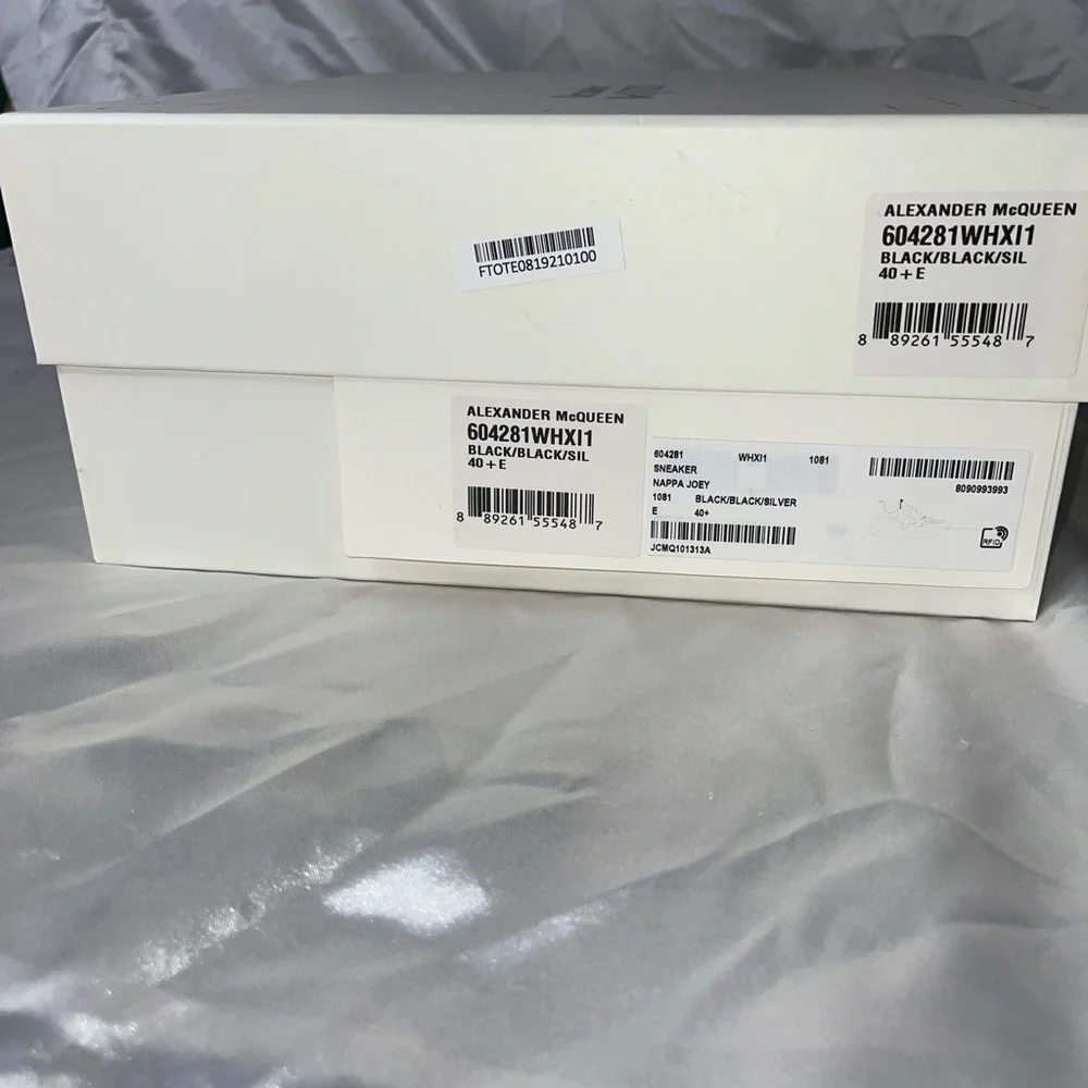 Alexander McQueen Mens Over Sized Runner - Picture 5 of 6